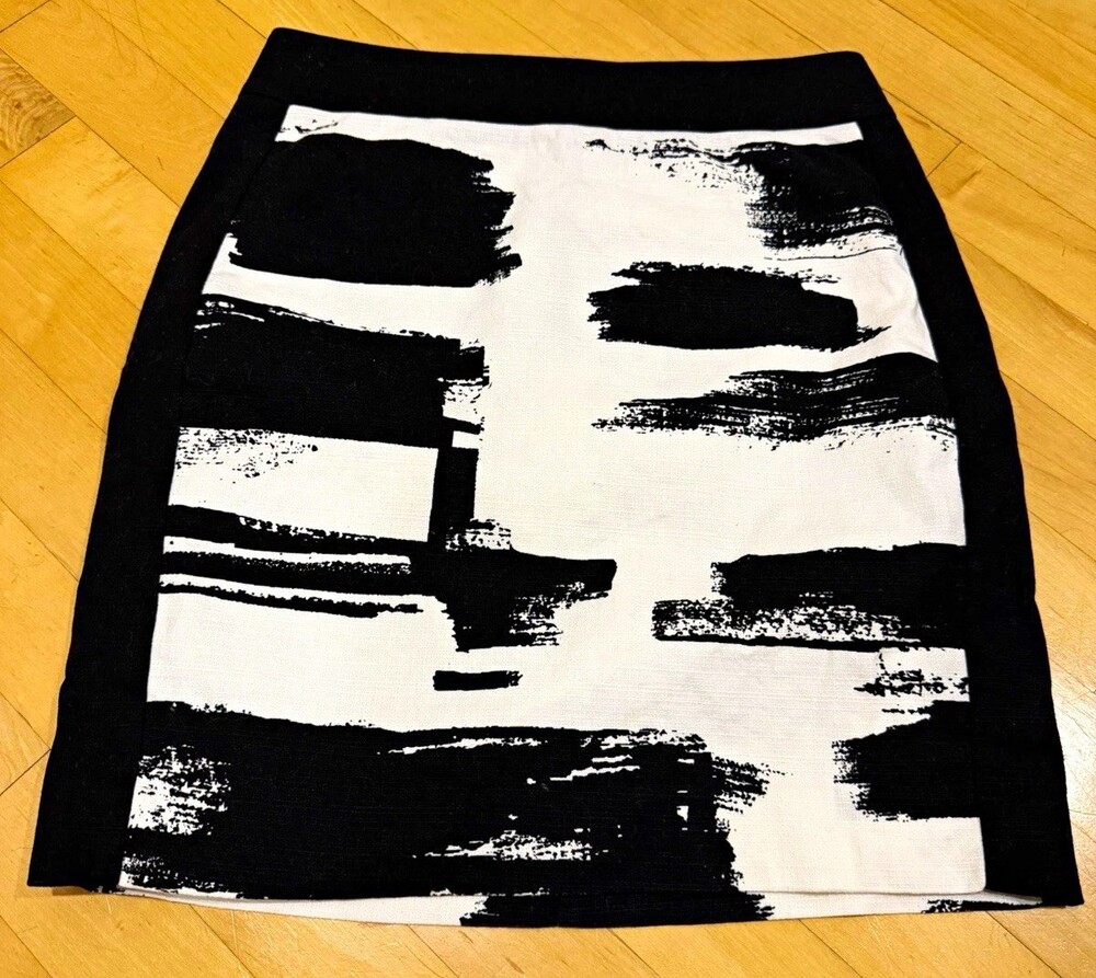 Ann Taylor Women’s Size 0 Black White Abstract Cotton Mini Skirt Lined Stretch